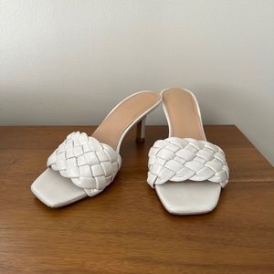 Express heeled sandals